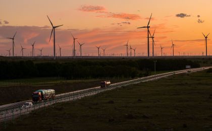 我国风电太阳能发电装机超14亿千瓦